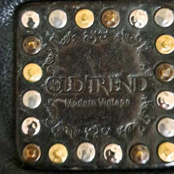 Camelia modern vintage leather clutch - Picture 2 of 4